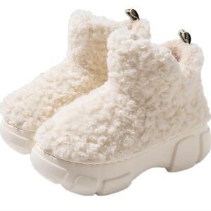 Brand New Fuzzy Warm Slipper Boots Size 7- 7.5